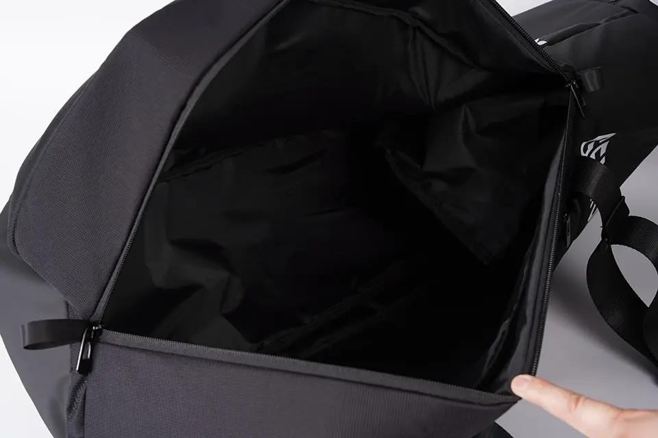 Duffle bag 16